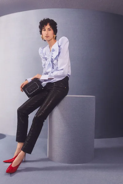 Look 16